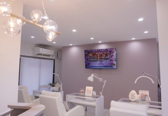 nail salon uru.