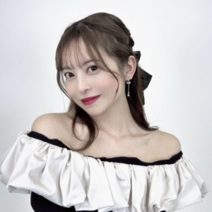 アパレルブランド「amule」プロデューサー／モデル／インフルエンサー　桜もこさん